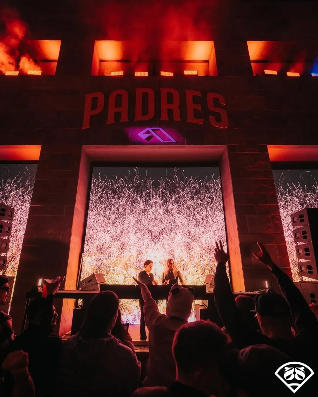 Proper NYE 2025 — VJ — Resolume / Disguise · Hosted by CRSSD · Also NYE ’24